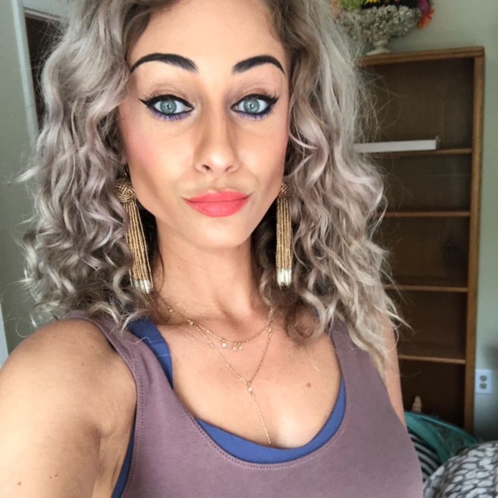 Meet your Posher, Christina